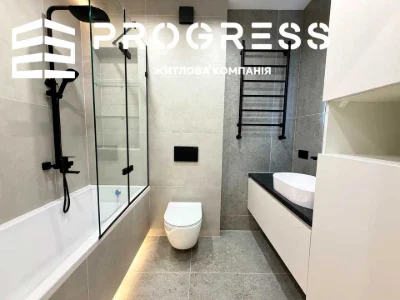 Apartment. Ivano-Frankivsk, Kniahynyn St.