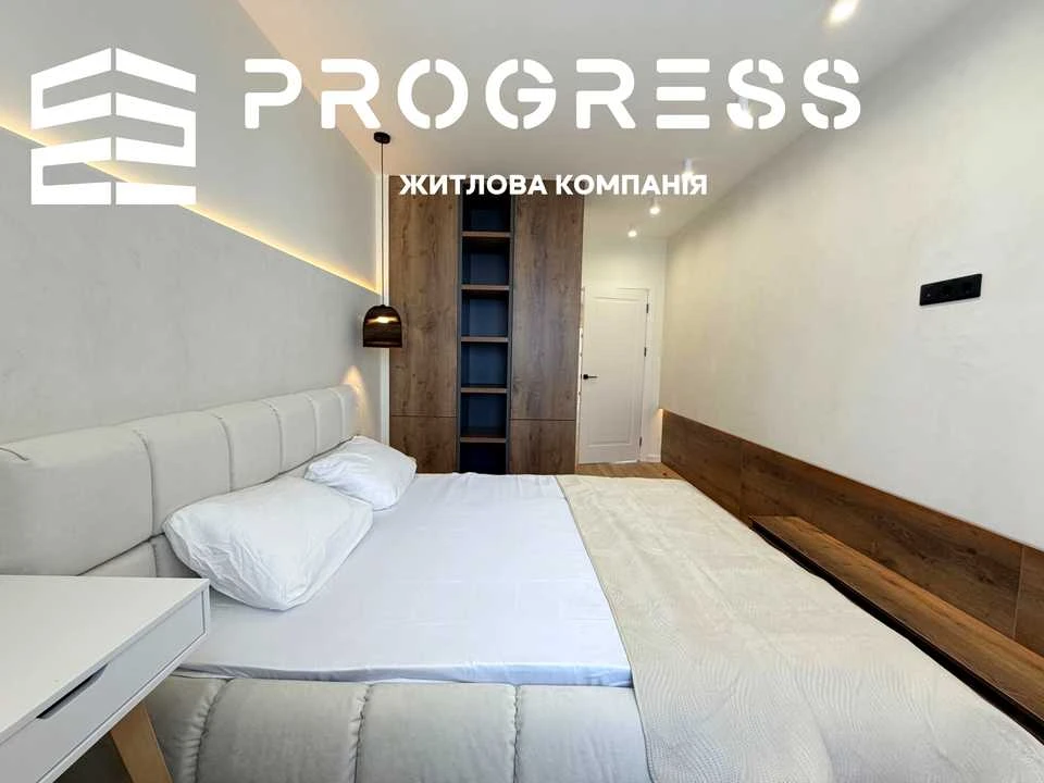 Apartment. Ivano-Frankivsk, Kniahynyn St.