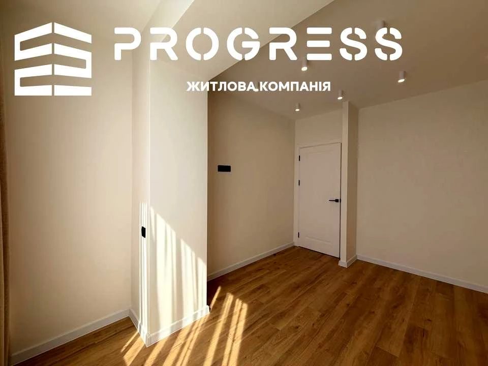 Apartment. Ivano-Frankivsk, Kniahynyn St.