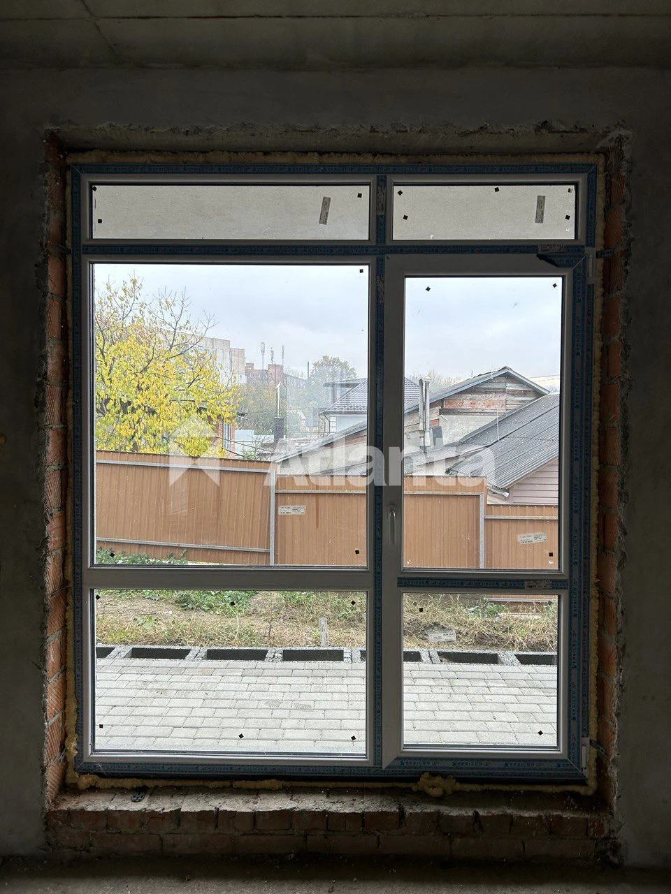 Таунхауси, зданий в ЕКСПЛ.,можна під єОселя