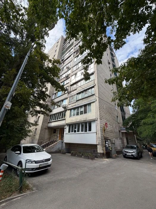 Продаж 1-кімн квартири ( Ст.М «Вокзальна», вул.Липківського)