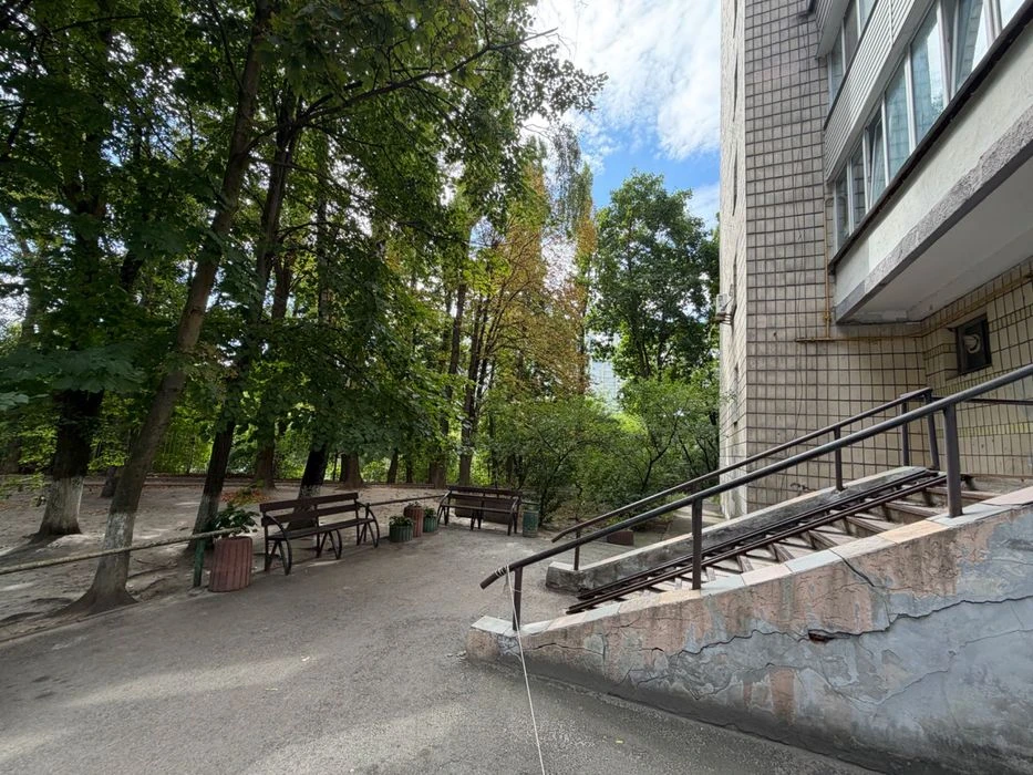 Продаж 1-кімн квартири ( Ст.М «Вокзальна», вул.Липківського)