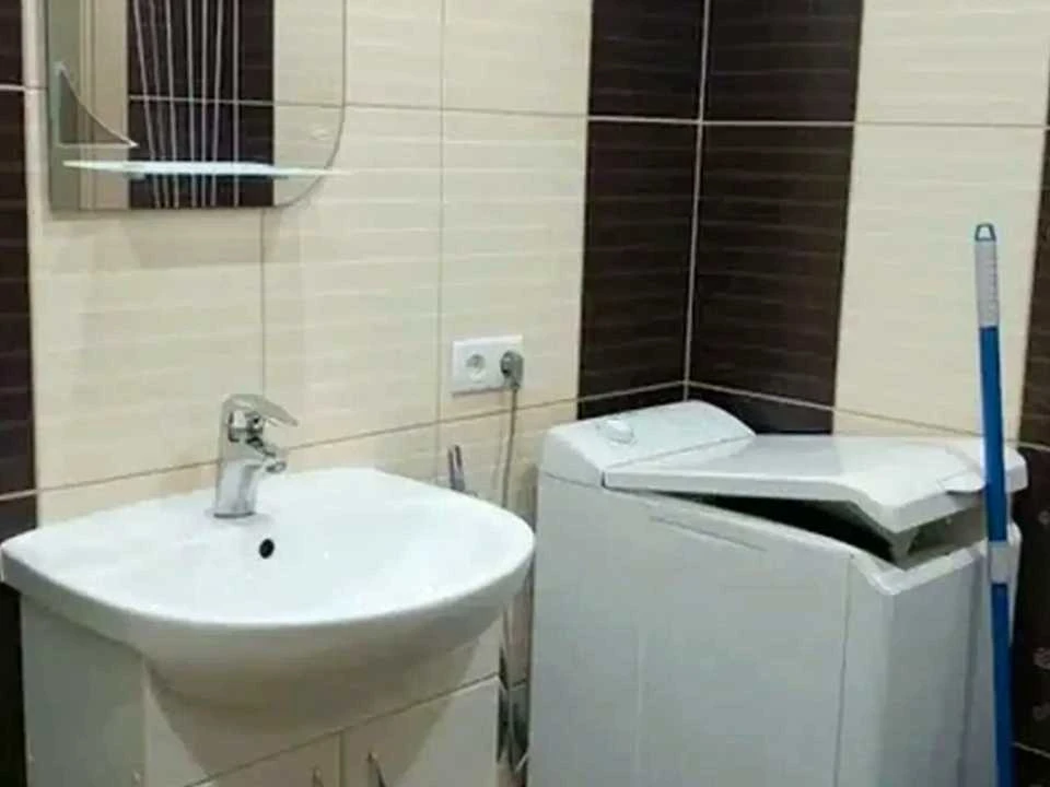 Apartment. Львів, Академіка Володимира Гнатюка вул.