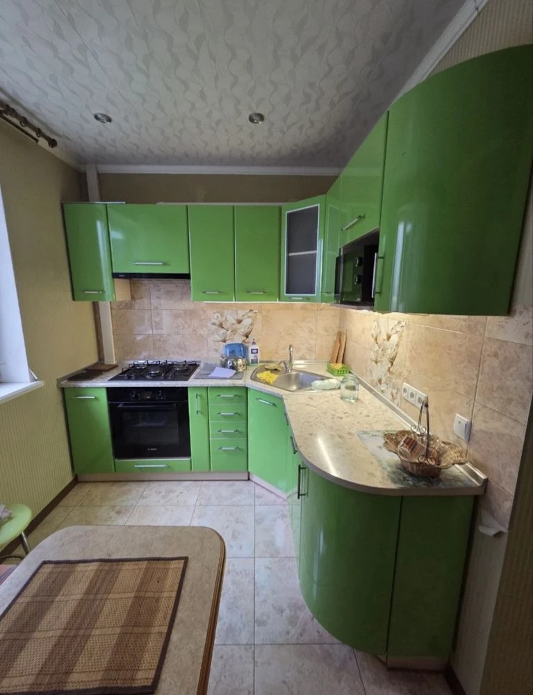 Продам 2-кімнатну квартиру Біблика 2В
