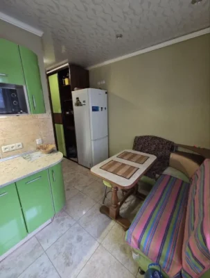 Продам 2-кімнатну квартиру Біблика 2В