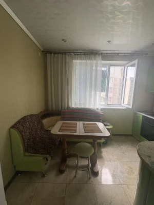 Продам 2-кімнатну квартиру Біблика 2В
