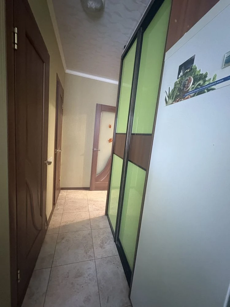 Продам 2-кімнатну квартиру Біблика 2В