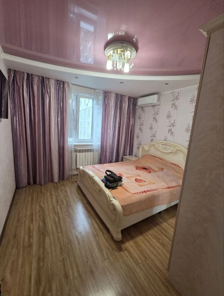 Продам 2-кімнатну квартиру Біблика 2В