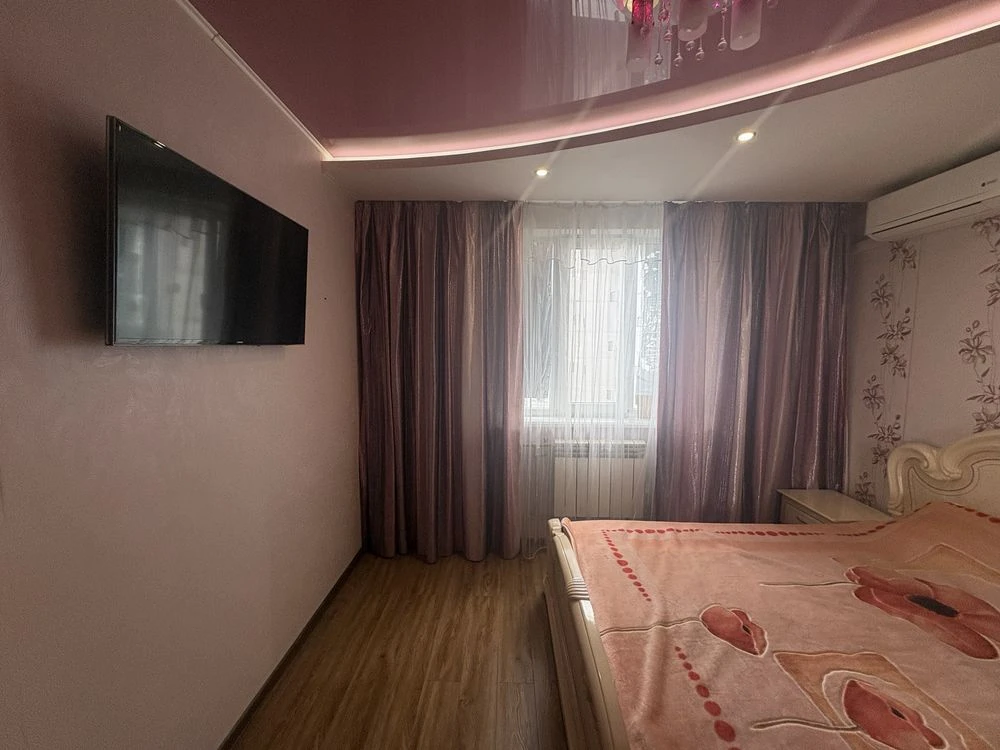 Продам 2-кімнатну квартиру Біблика 2В