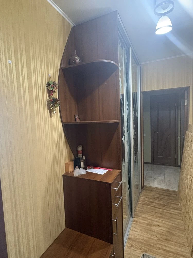 Продам 2-кімнатну квартиру Біблика 2В