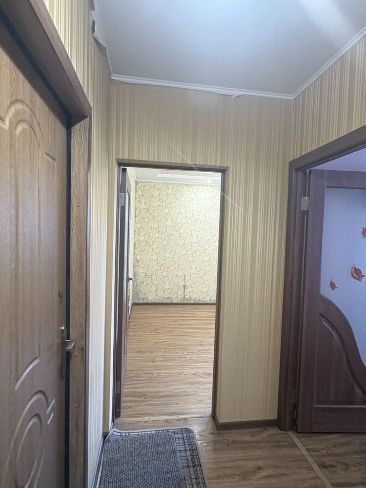 Продам 2-кімнатну квартиру Біблика 2В