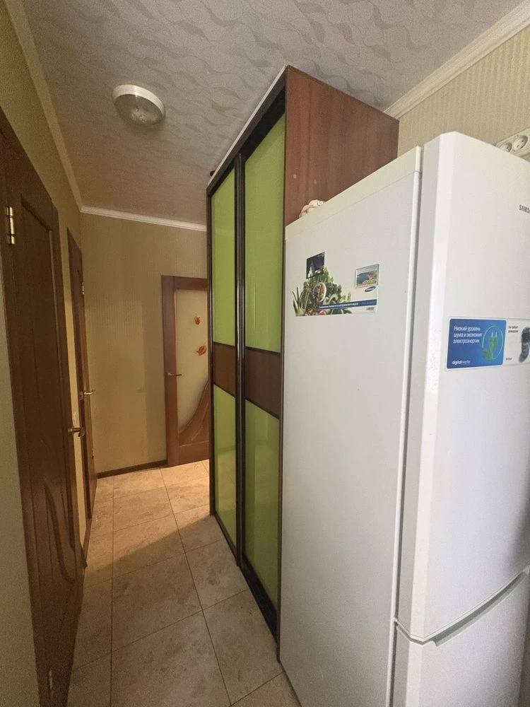 Продам 2-кімнатну квартиру Біблика 2В