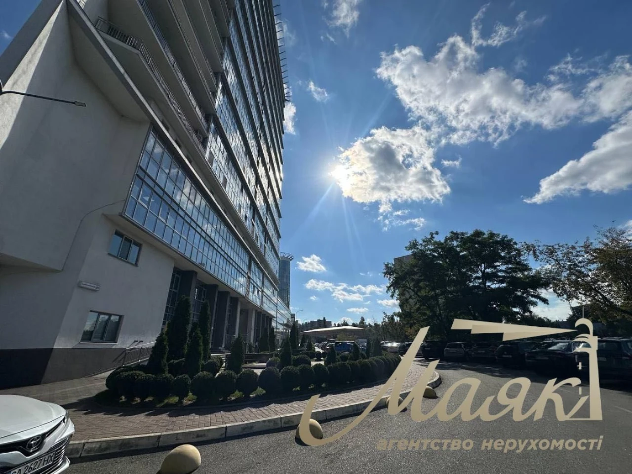 Продаж паркомісця 15 м2 в ЖК Артеміда, бульвар Дарницький 8-