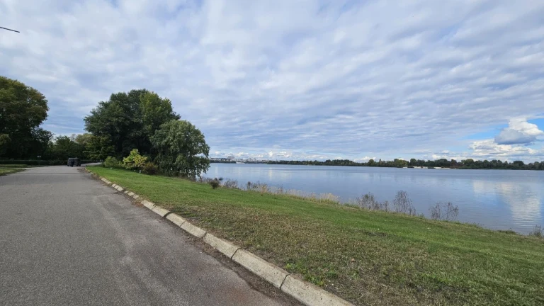 Apartment for Rent: Independent Floor (2 rooms) in a building in Obukhiv, KG "Chornob"