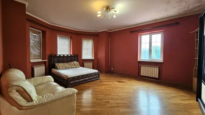 Apartment for Rent: Independent Floor (2 rooms) in a building in Obukhiv, KG "Chornob"