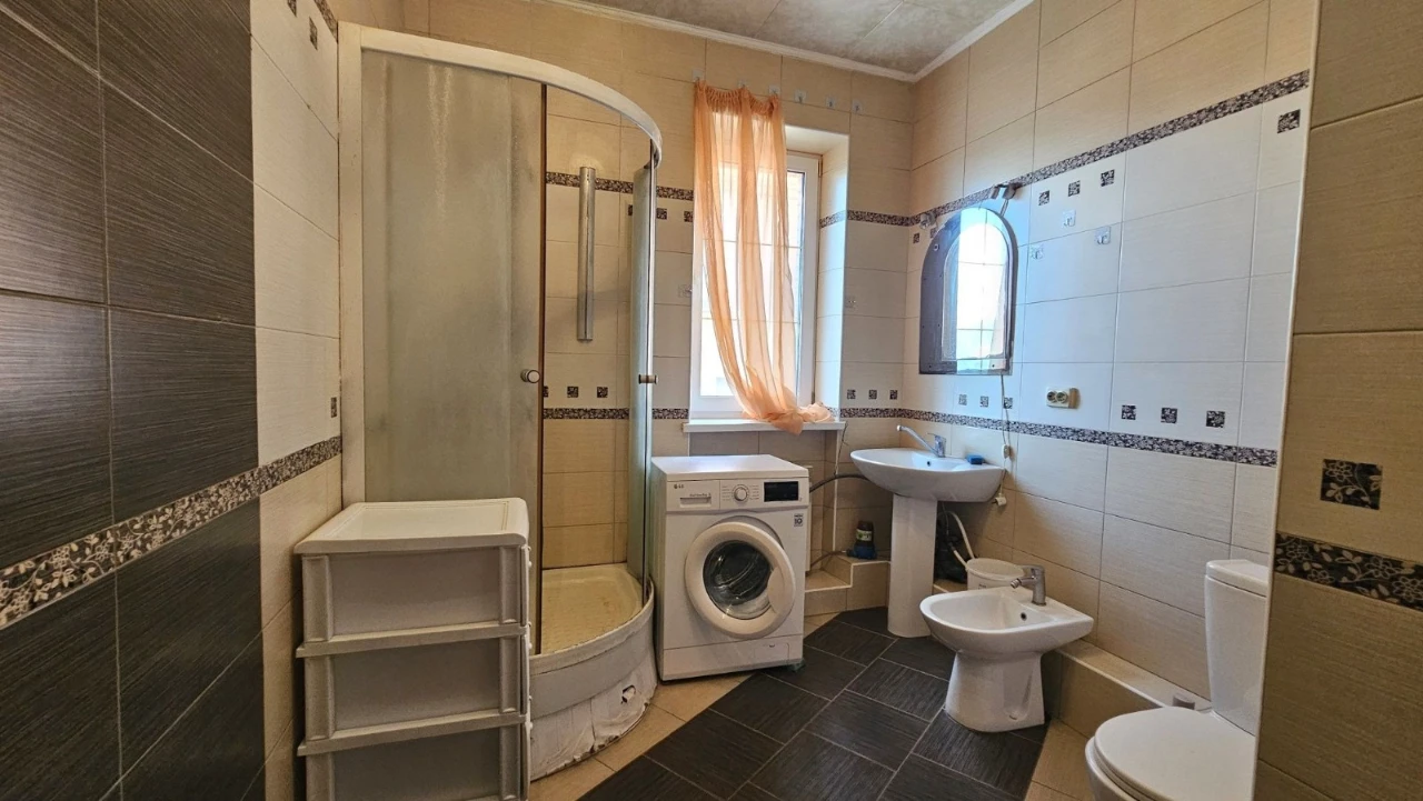 Apartment for Rent: Independent Floor (2 rooms) in a building in Obukhiv, KG "Chornob"