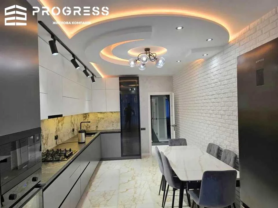 Apartment. Ivano-Frankivsk, Vysochana Street