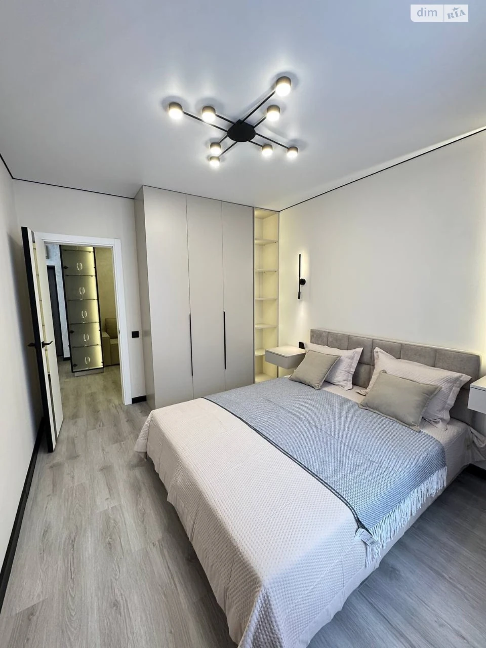Apartment for Sale: Center Location