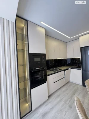 Apartment for Sale: Center Location