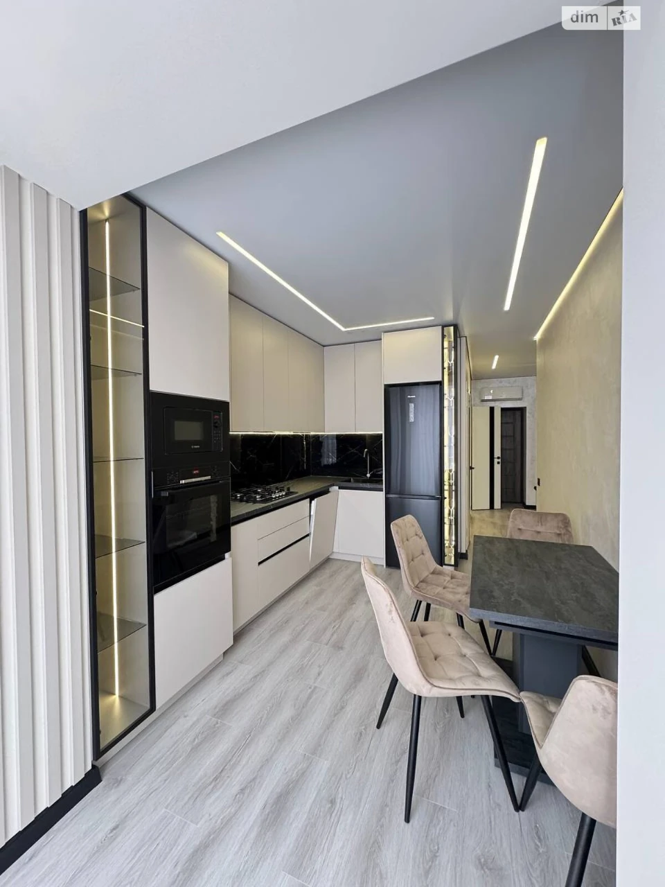 Apartment for Sale: Center Location