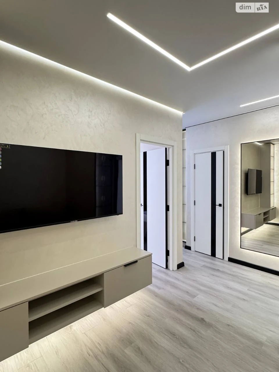 Apartment for Sale: Center Location