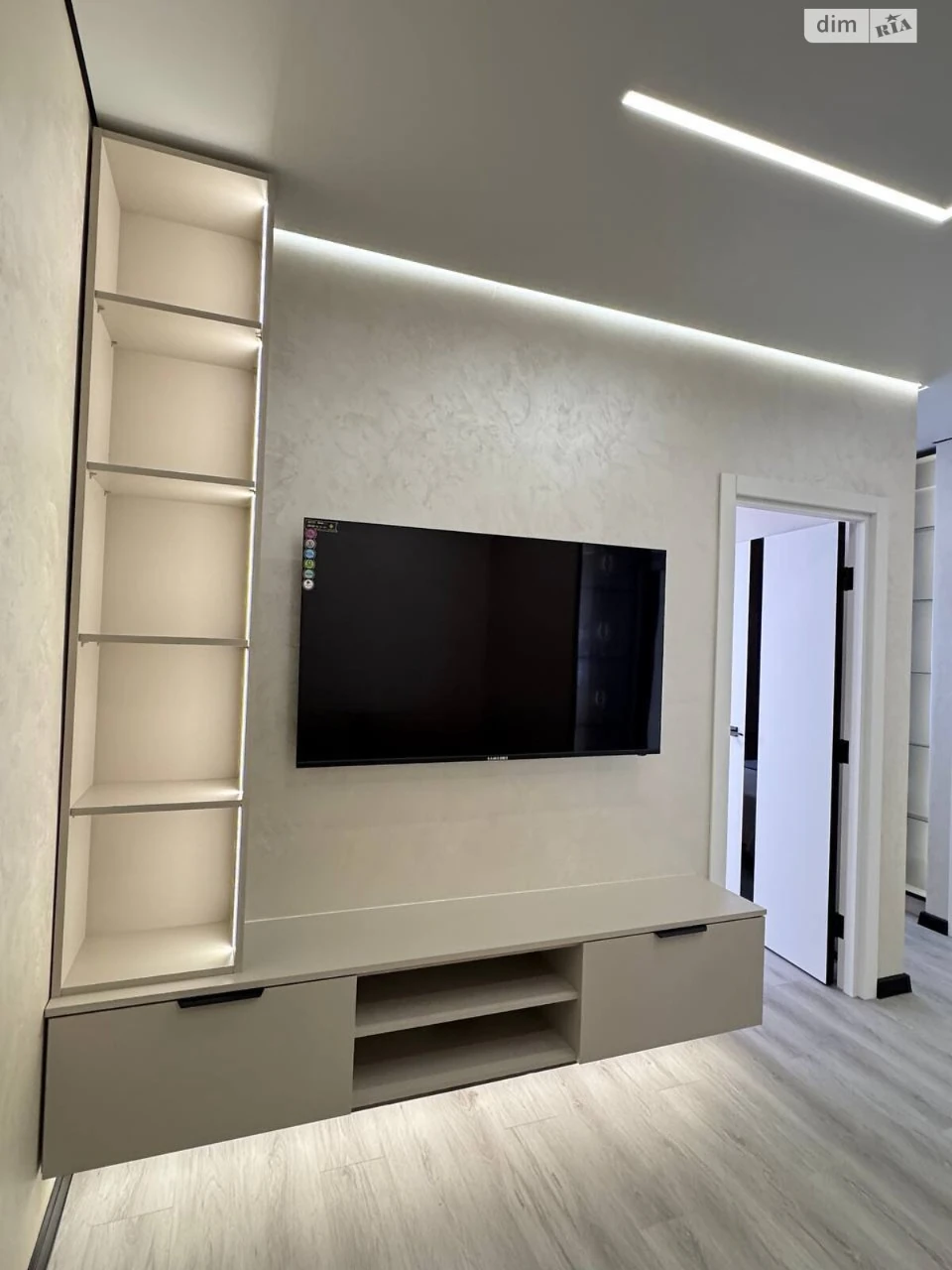 Apartment for Sale: Center Location