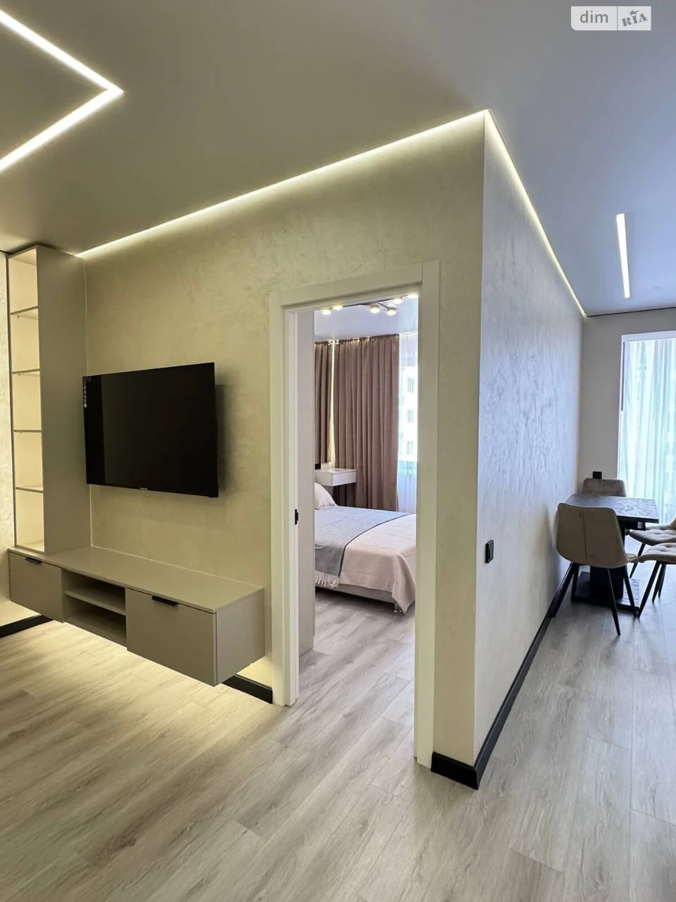 Apartment for Sale: Center Location