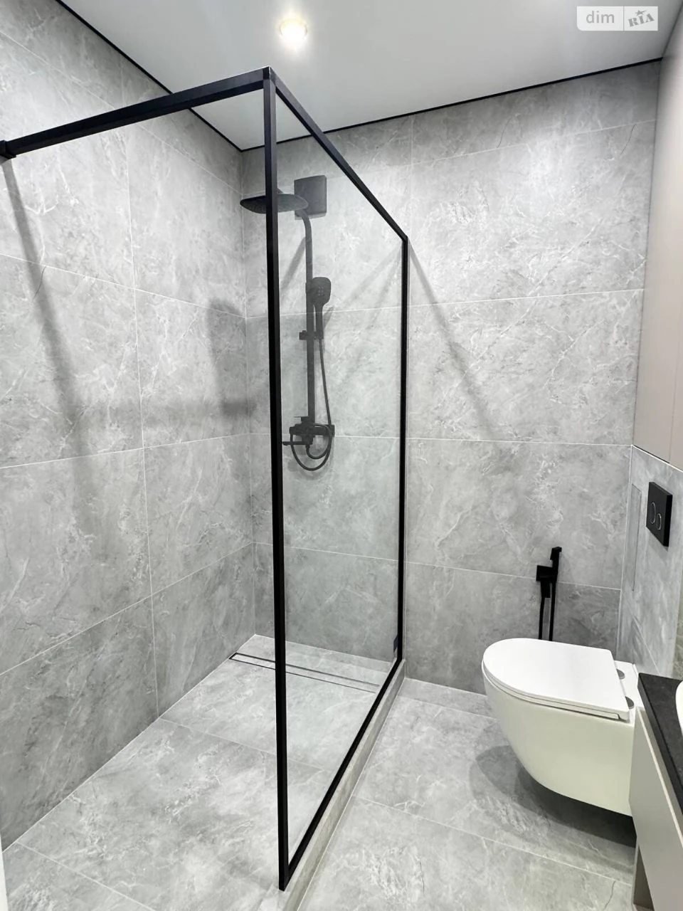 Apartment for Sale: Center Location