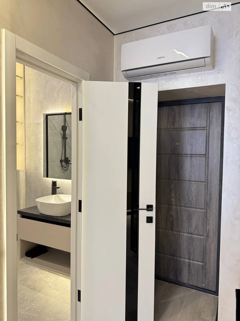 Apartment for Sale: Center Location