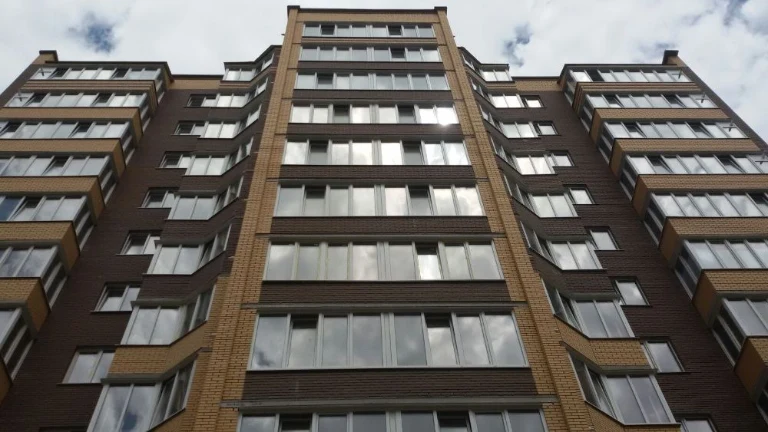 For Sale: 3-room apartment near the center, newly built