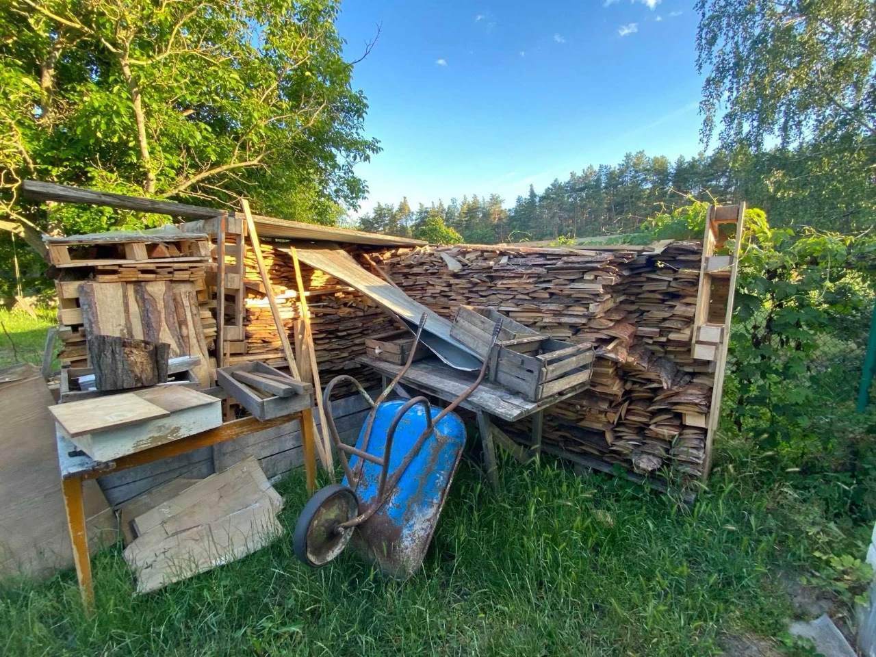Дача в с/т Хімік , затишне місце, поряд річка , теплий будин