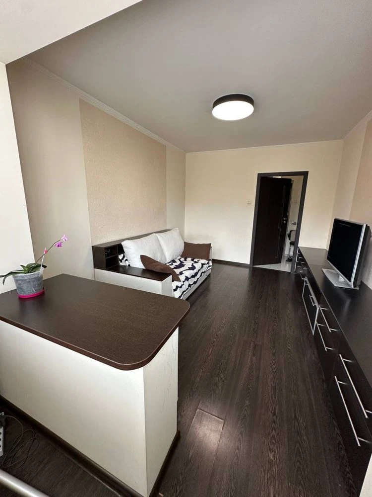 One-bedroom apartment with renovation, near the Bus Station