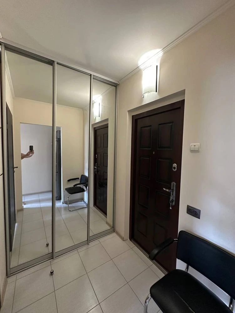 One-bedroom apartment with renovation, near the Bus Station