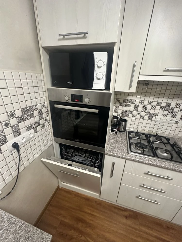 Продается отличная 3-комнатная квартира в районе Героев Майдана - Скальда