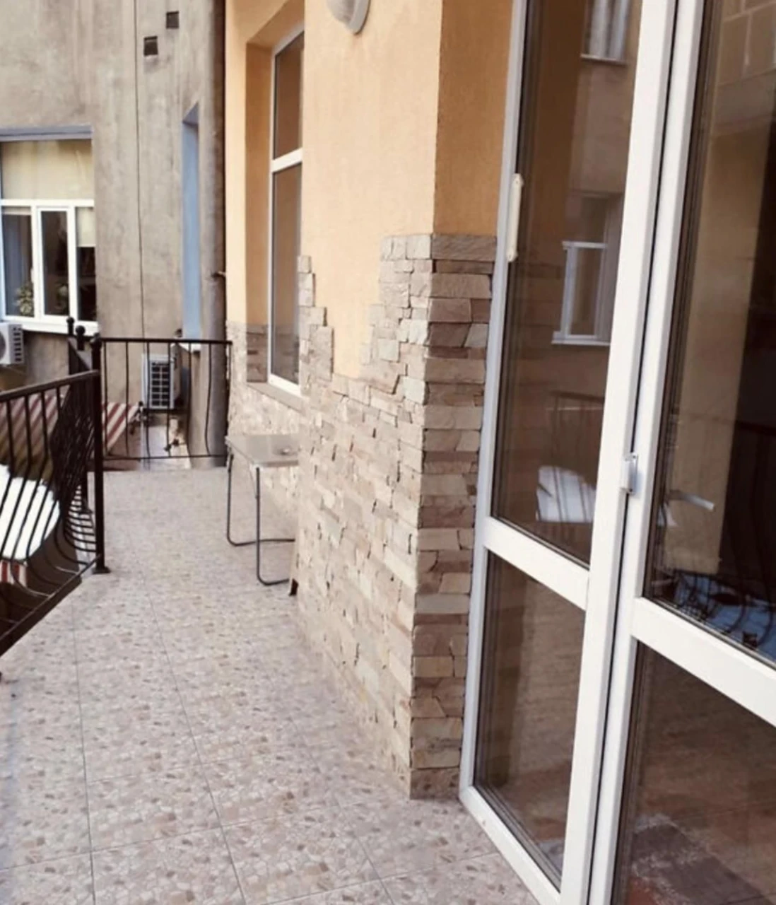 1-room apartment in Sakhagans'kyi, Center