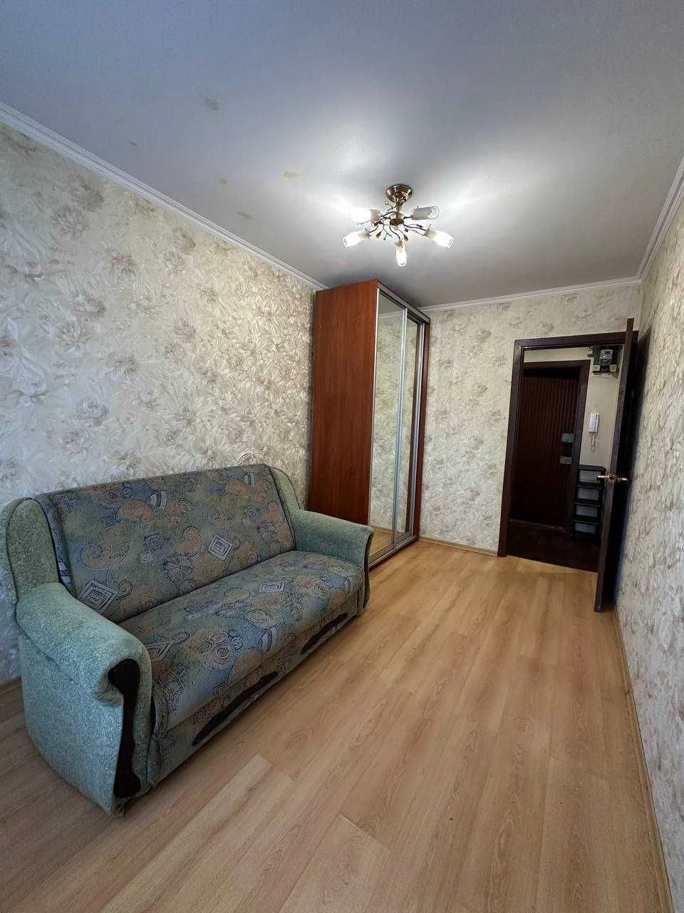 For Sale: 2-Room Apartment, Levoberezhnyi 2, Kruchelnitska Street
