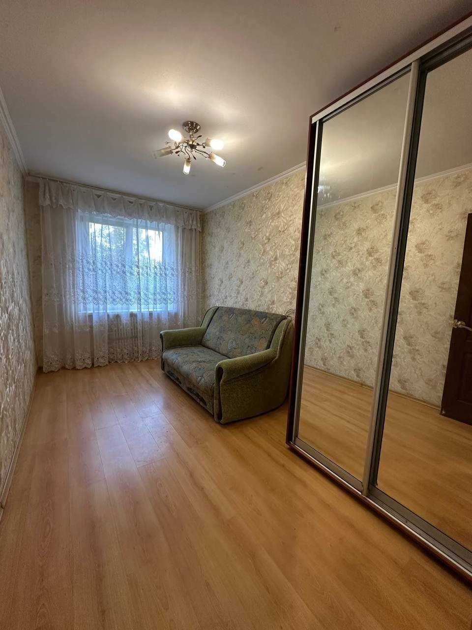 For Sale: 2-Room Apartment, Levoberezhnyi 2, Kruchelnitska Street