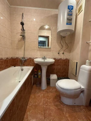 For Sale: 2-Room Apartment, Levoberezhnyi 2, Kruchelnitska Street