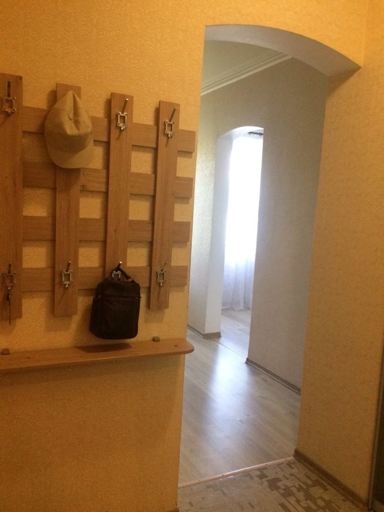 Продається двокімнатна квартира в центрі Дніпра.