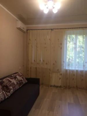 Продається двокімнатна квартира в центрі Дніпра.