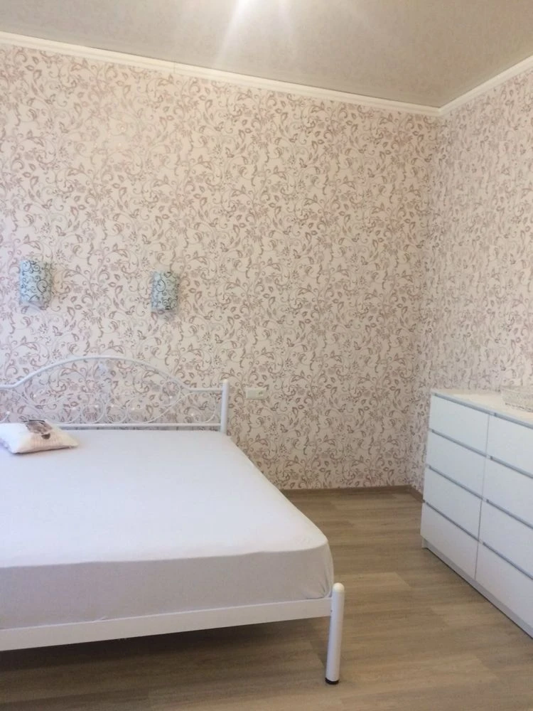 Продається двокімнатна квартира в центрі Дніпра.
