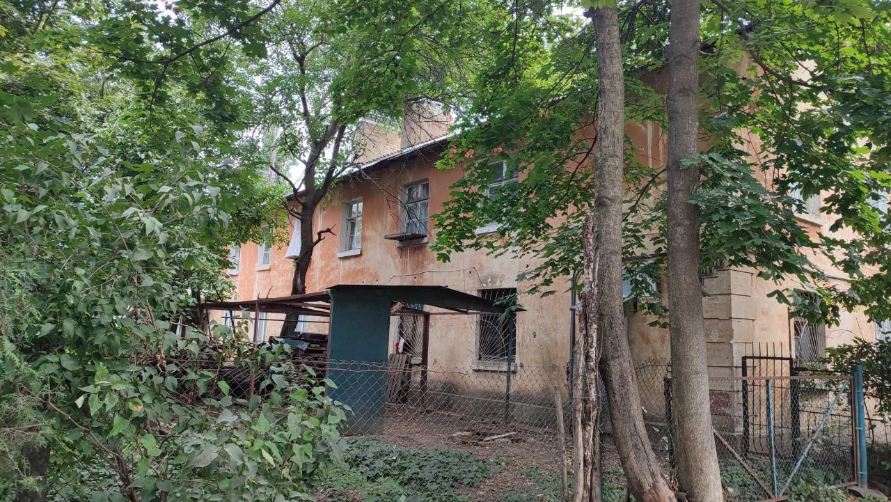 2-комнатная квартира рядом с парком Марка Твена (Горького) + участок