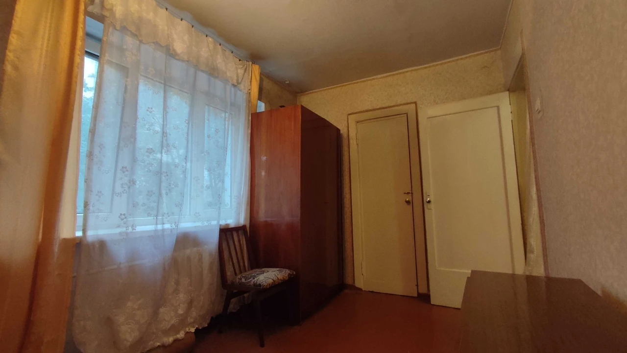 Квартира требует ремонта, но отличное расположение рядом с