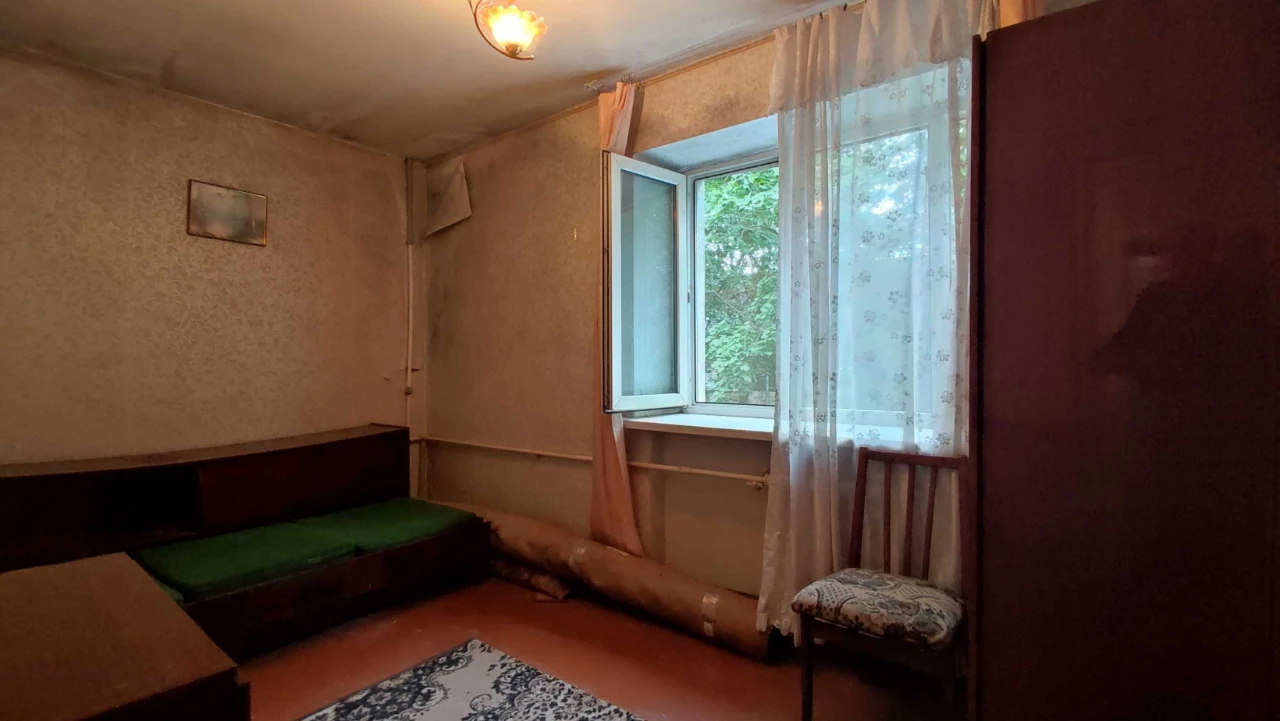 Квартира требует ремонта, но отличное расположение рядом с