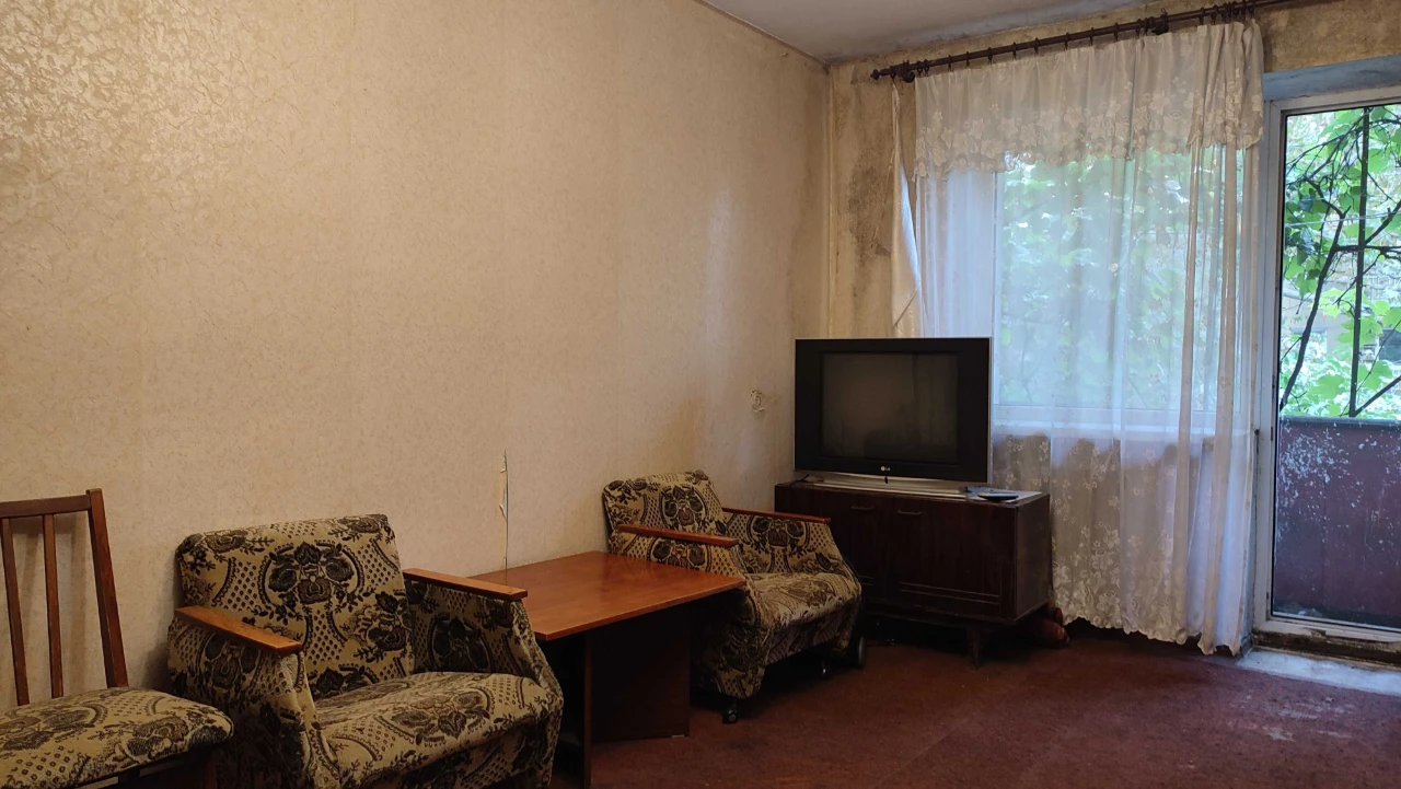 Квартира требует ремонта, но отличное расположение рядом с