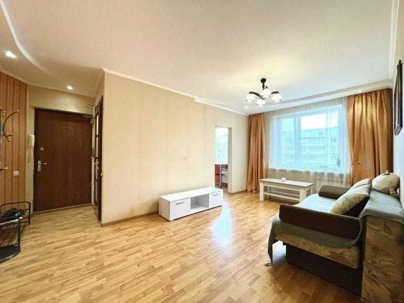 Kharkov! 3-room apartment, Yasminovy bulivar, metro Dvorets sport