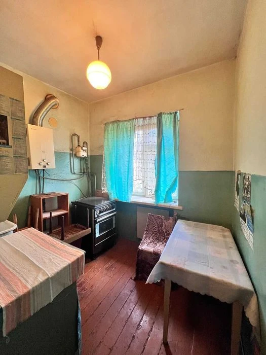 Продаж 2 к квартири поруч з парком