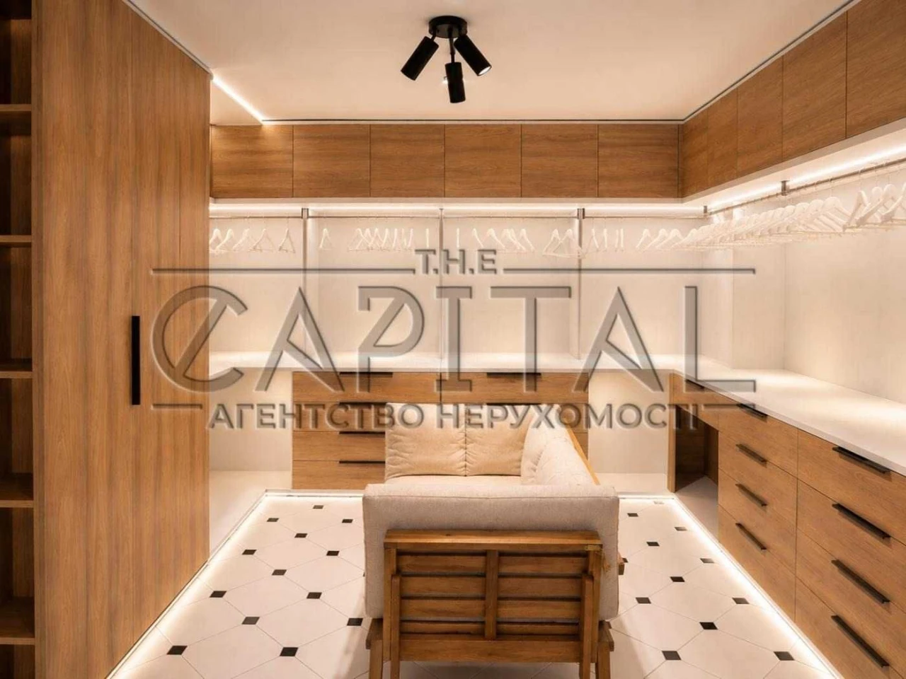 Sale / House / 284 sq m / Dniprovsky District / Central Street