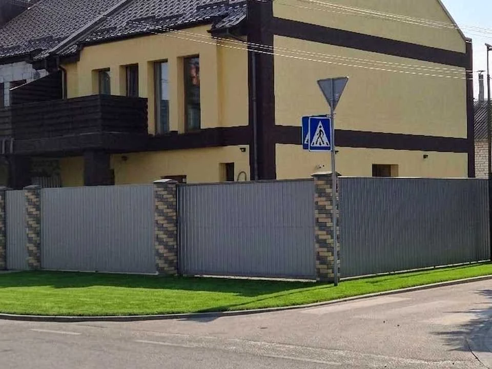 House. Kyiv, Central Garden