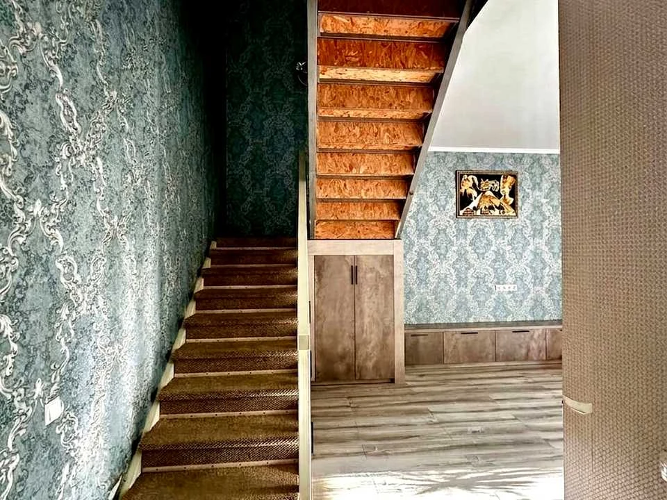 House. Kyiv, Central Garden